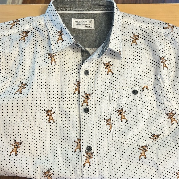 Free Planet Christmas Reindeer Boys Button Up Shirt - Picture 1 of 6